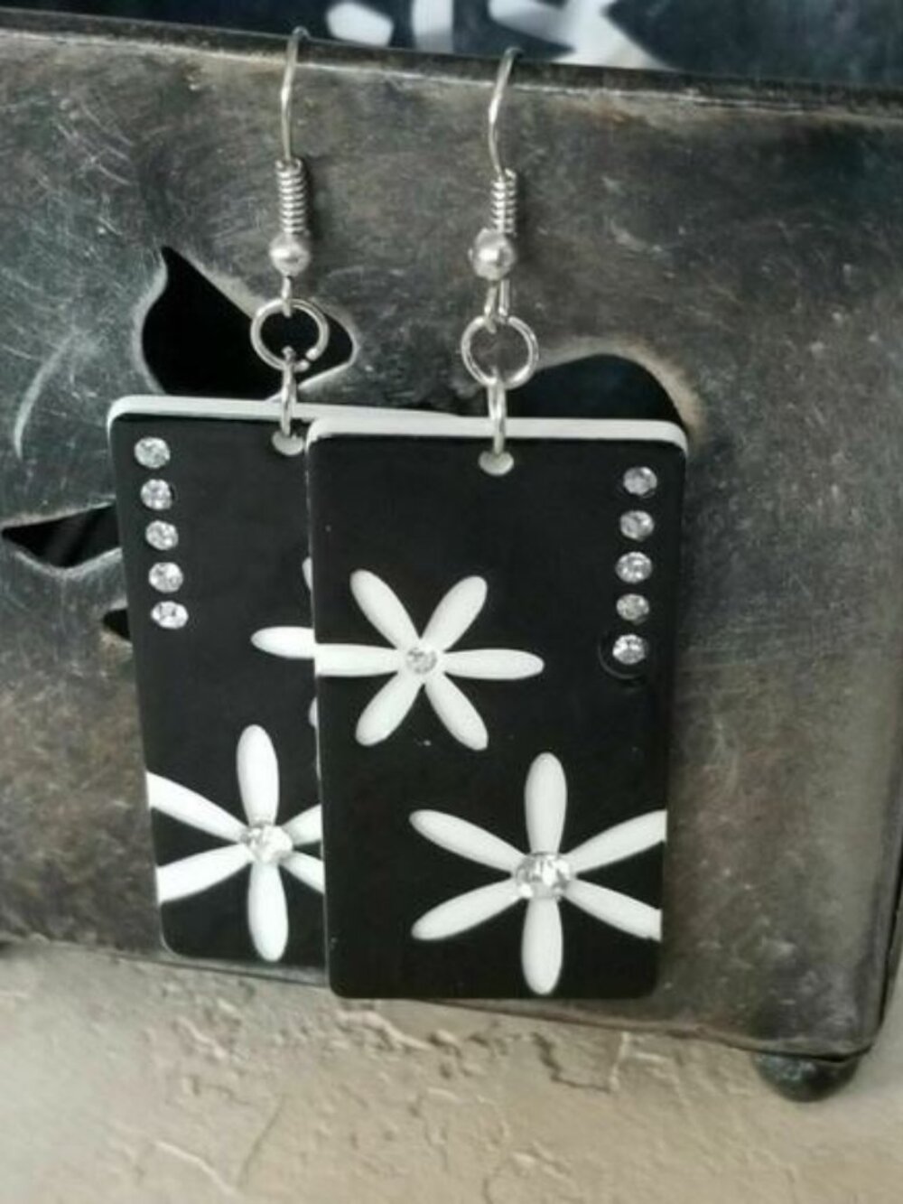 Retro Flower Black White Vintage Lucite Swarovski Dangle Lightweight Earrings